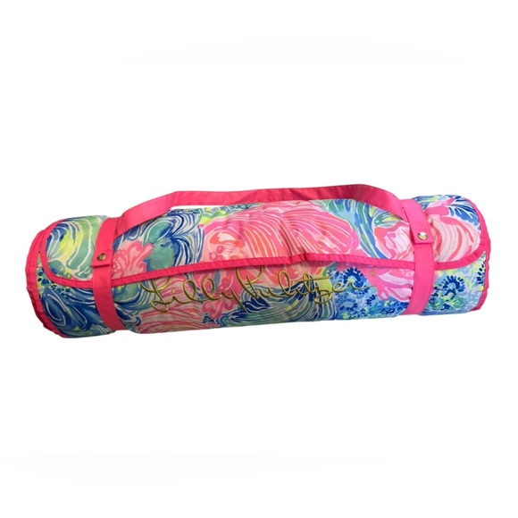 Lilly Pulitzer Roll Up Beach Mat "Beach Please"
Pink Blue Print NEW WITHOUT BOX - Picture 3 of 4